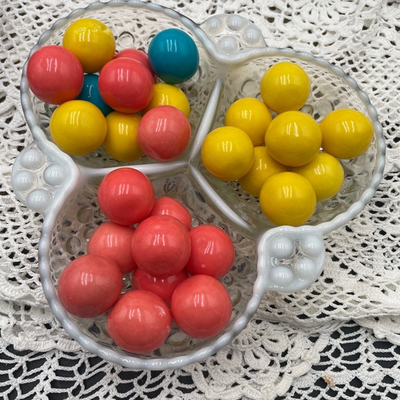 Vintage Fenton style glass hobnail candy dish Three section glass nut bowl - Picture 8 of 8